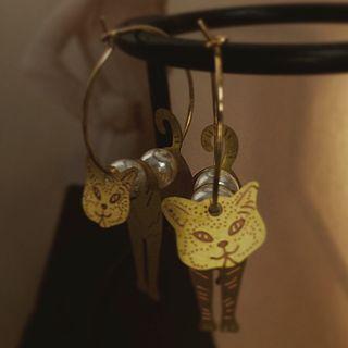 Faux Pearl Cat Hoop Earring