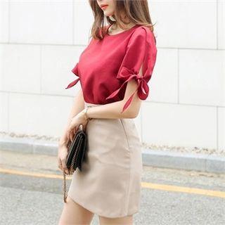 Short-sleeve Tie-cuff Top