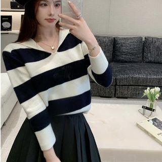 Striped Cropped Sweater / Pleated Mini A-line Skirt