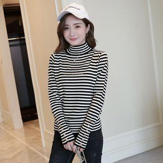 Mock-neck Lettering Buttoned Sweater