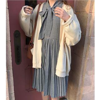 Plaid Long-sleeve Pleated Midi Dress