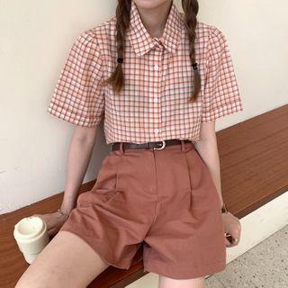 Short-sleeve Plaid Blouse / Wide-leg Shorts