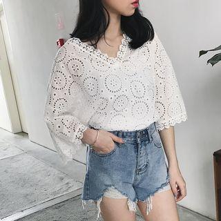 Eyelet Lace V-neck 3/4-sleeve Top