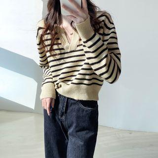 V-neck Striped Oversize Knit Cropped Top