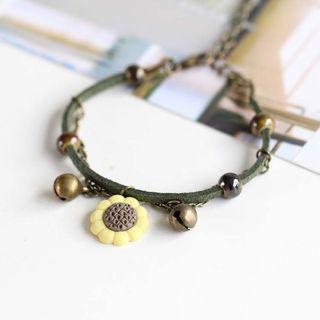 Flower Pendant Bell Bracelet
