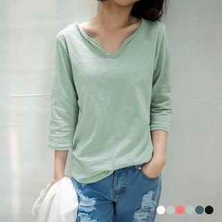 3/4 Sleeve V-neck Tee