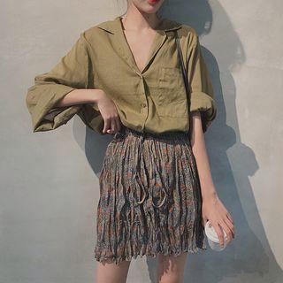 V-neck Shirt / Floral Pleated Skirt