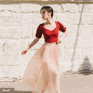 V-neck Short-sleeve T-shirt / Dotted Midi Skirt