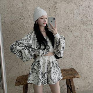 Paisley Print Sweatshirt / Drawstring Shorts
