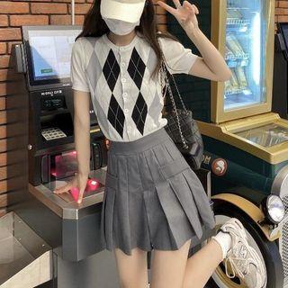 Short-sleeve Argyle Cardigan / Pleated Mini A-line Skort