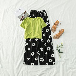 Set: Plain Cropped T-shirt + Flower Print Wide-leg Pants