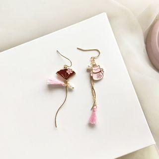 Non-matching Alloy Fortune Cat & Fan Dangle Earring