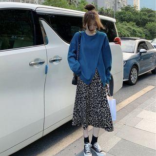 Slit Pullover / Leopard Print A-line Skirt