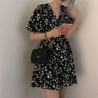 Floral Short-sleeve V-neck Mini A-line Dress Black - One Size