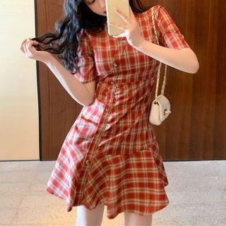 Short-sleeve Plaid Shirred A-line Dress Red - One Size