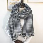 Fringed Trim Houndstooth Scarf