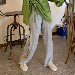 Button-side Wide-leg Knit Pants