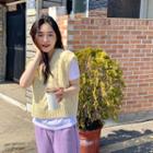 V-neck Cable-knit Short Vest