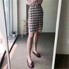 Round-hem Crinkled Plaid Skirt