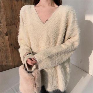 V-neck Loose-fit Furry Top