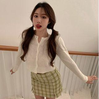 Crop Knit Top / Plaid A-line Skirt