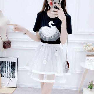 Short-sleeve Embellished T-shirt / Mini A-line Mesh Skirt / Set