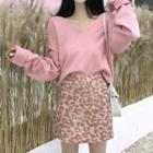 Plain Knit Top / Leopard Print Mini A-line Skirt