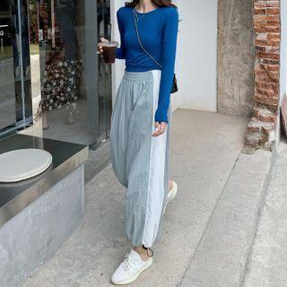 Plain Long-sleeve T-shirt / Striped Cropped Harem Pants