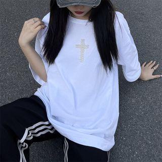 Elbow-sleeve Cross Accent T-shirt