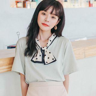 Short-sleeve Dotted Ribbon T-shirt
