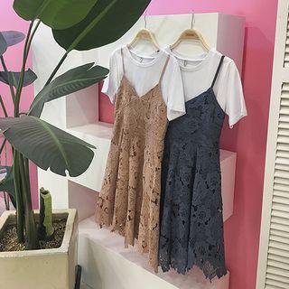 Set: Short-sleeve T-shirt + Spaghetti-strap Lace Dress