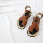 Cross-band Flat-heel Sandals