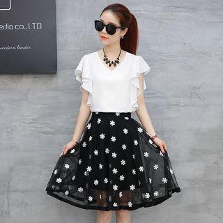Flutter Sleeve V-neck Chiffon Top