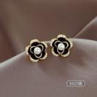 Flower Faux Pearl Alloy Earring 1 Pair - Gold & Black - One Size