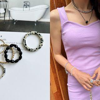 Set Of 5: Bead / Acrylic / Twisted Ring Black - One Size