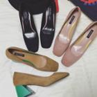 Contrast Heel Pumps