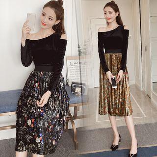 Set: Off-shoulder Top + Pleated Skirt