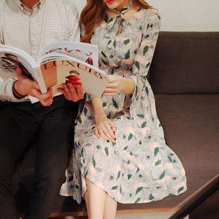 V-neck Pattern Dress With Tie