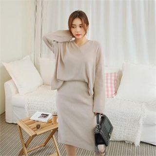 Set: V-neck Boxy-fit Knit Top + Midi Skirt