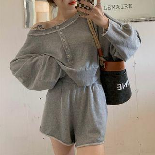 Cold-shoulder T-shirt / Shorts