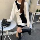 Bow Two-tone Sweater White & Black - One Size