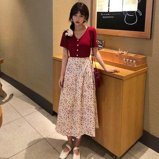 V-neck Short-sleeve Knit Top / Heart Print Midi A-line Skirt