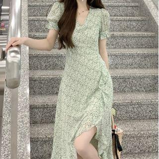 Short-sleeve V-neck Floral Slit Dress
