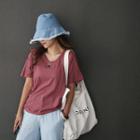 Padded-shoulder Short-sleeve T-shirt