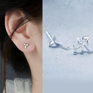Mismatch Leaf Ear Stud