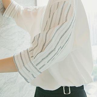 Striped Panel Sleeve Round-neck Tee