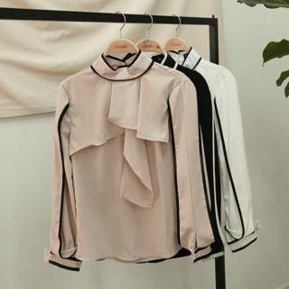 Contrast-piping Flap Crepe Blouse
