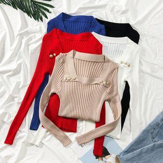 Buttoned U-neck Knit Top