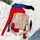Buttoned U-neck Knit Top