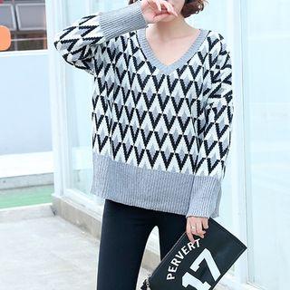 V-neck Patterned Sweater Gray - One Size